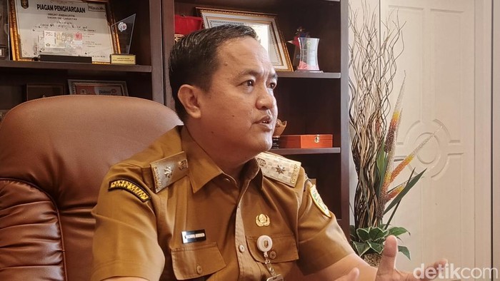 Kepala Dinas Pendidikan Lampung, Thomas Amirico