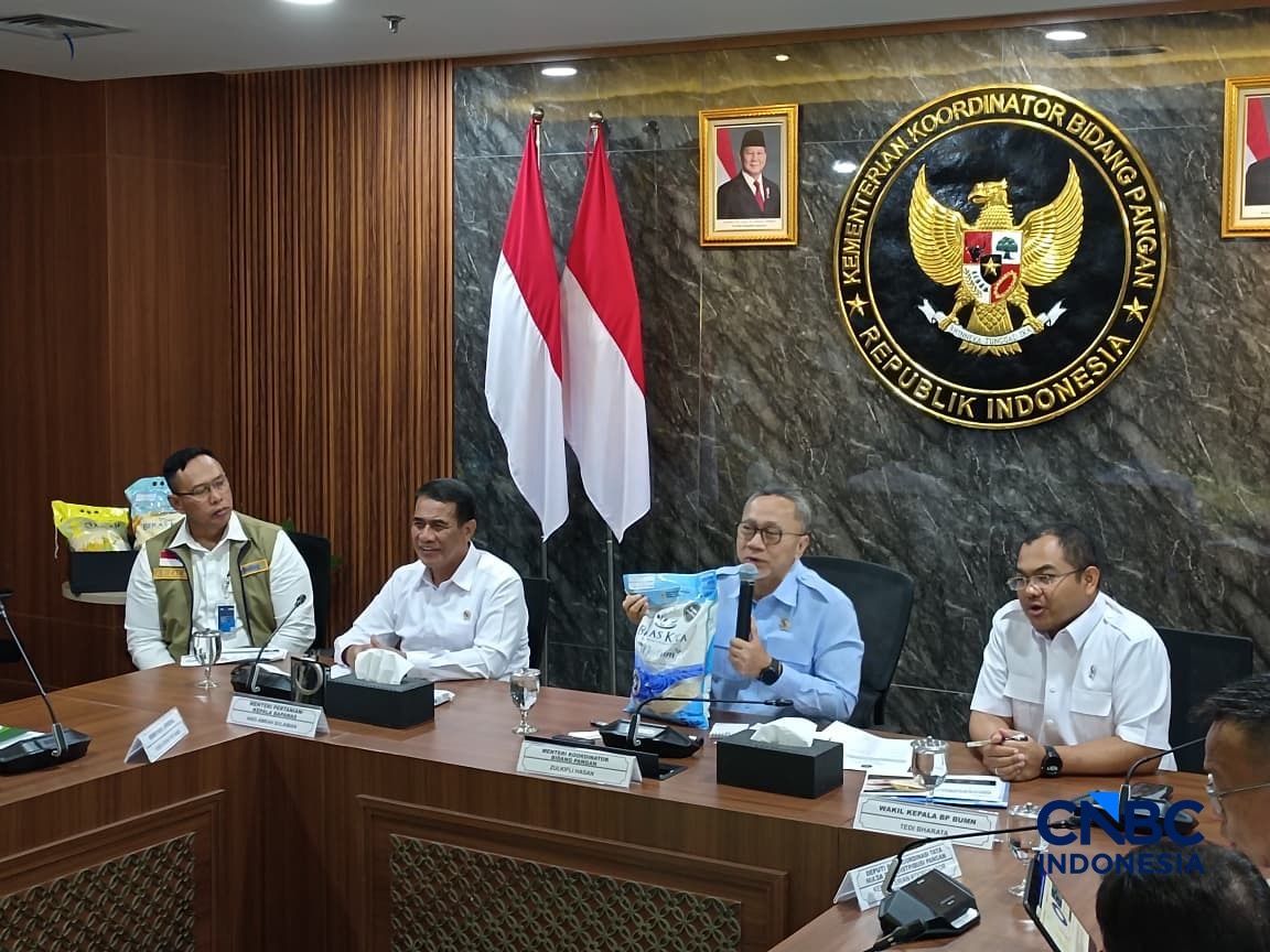 Konferensi pers terkait Pengelolaan dan Penyaluran Cadangan Pangan Pemerintah (CPP) Tahun 2026 di Kantor Kemenko Pangan, Jakarta, Senin (7/9/2026). (CNBC Indonesia/Martyasari Rizki) Konferensi pers terkait Pengelolaan dan Penyaluran Cadangan Pangan Pemerintah (CPP) Tahun 2026 di Kantor Kemenko Pangan, Jakarta, Senin (7/9/2026). (CNBC Indonesia/Martyasari Rizki)