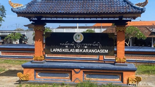 Suasana di pintu masuk Lapas Kelas IIB Karangasem, Senin (7/9/2026).