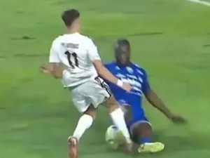 Sentil Keputusan Wasit, Darije Kalezic Heran Penalti PSM Dianulir VAR