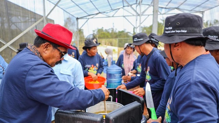 Otorita IKN melatih petani menerapkan Pengelolaan Lahan Tanpa Bakar (PLTB).