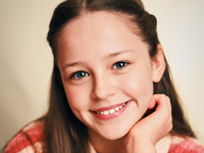 Aktris muda Bonnie Hill digaet buat memerankan Ginny Weasley.