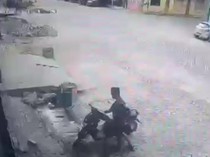 Takut Ditangkap Polisi, Maling Motor Ngumpet di Atap Rumah Deli Serdang
