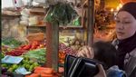 Momen Indri Giana, Istri Ustaz Riza yang Hobi Masak dan Belanja di Pasar