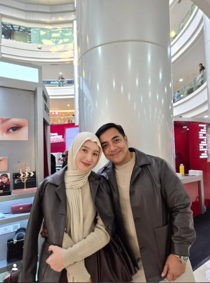 Momen Indri Giana, Istri Ustaz Riza yang Hobi Masak dan Belanja di Pasar