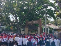 PPPK Paruh Waktu di Dompu Demo Minta Diangkat Jadi Penuh Waktu