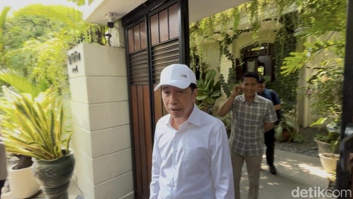 Presiden ke-7 RI, Joko Widodo (Jokowi) ditemui di Sumber, Banjarsari, Solo, Senin (7/9/2026).