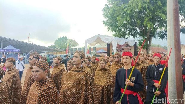 Prosesi Tradisi Nyangku di Panjalu Ciamis. Prosesi Tradisi Nyangku di Panjalu Ciamis.