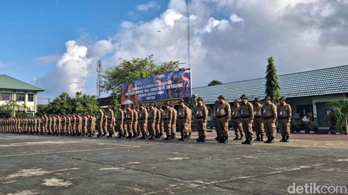 Ratusan ASN Pemkab Tabanan mengikuti Pendidikan dan Pelatihan Bela Negara Angkatan I Tahun 2026 di Rindam IX/Udayana, Desa Banjar Anyar, Kecamatan Kediri, Senin (7/9/2026).