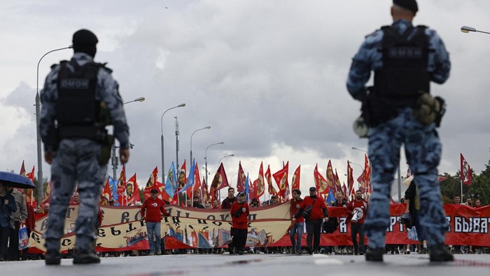 Orthodox believers take part in a citywide procession marking the Feast of the Moscow Saints, in Moscow, Russia, September 6, 2026. REUTERS/Yulia Morozova