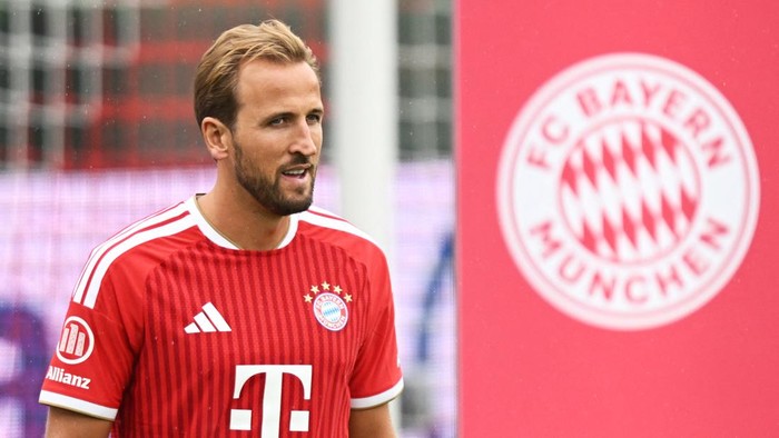 Soccer Football - Bayern Munich Training - FC Bayern Campus, Munich, Germany - August 17, 2026 Bayern Munichs Harry Kane before training REUTERS/Angelika Warmuth