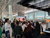 Video Antrean Penumpang di Bandara Soetta Minta Refund-Reschedule