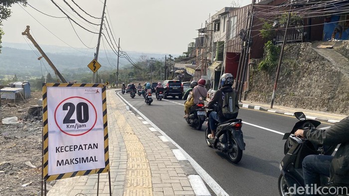 Suasana Jalan Gombel Lama, Kelurahan Tinjomoyo, Kecamatan Banyumanik, Kota Semarang, yang sudah mulai dibuka, Senin (7/9/2026).