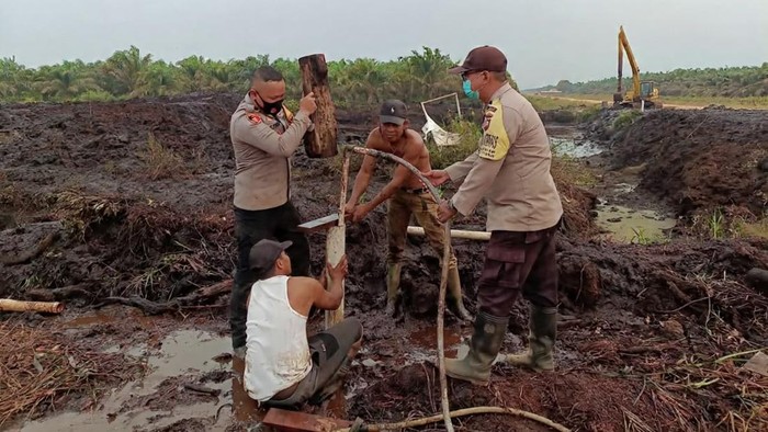 Sumur Bor Dibangun di Muara Pawan Ketapang