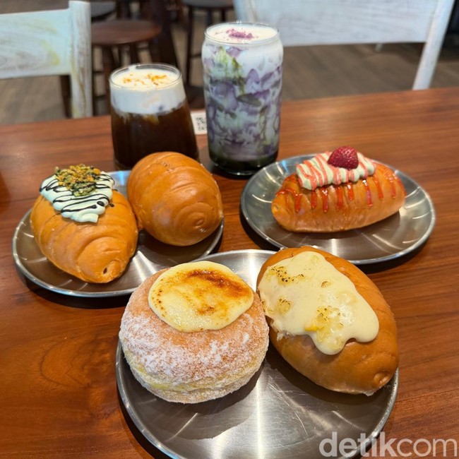 Baru di Bekasi! Bakery Ini Punya 20 Varian Salt Bread yang Lengkap