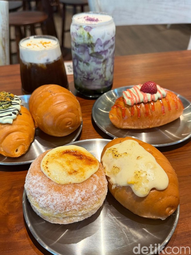 Baru di Bekasi! Bakery Ini Punya 20 Varian Salt Bread yang Lengkap
