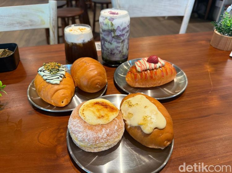 Baru di Bekasi! Bakery Ini Punya 20 Varian Salt Bread yang Lengkap