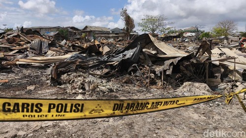 TKP kebakaran lahan di Jalan Nakula, Denpasar, Senin (7/9/2026).