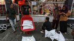 Warga Angke Terima Bantuan Beras 30 Kg, Jatah untuk Tiga Bulan
