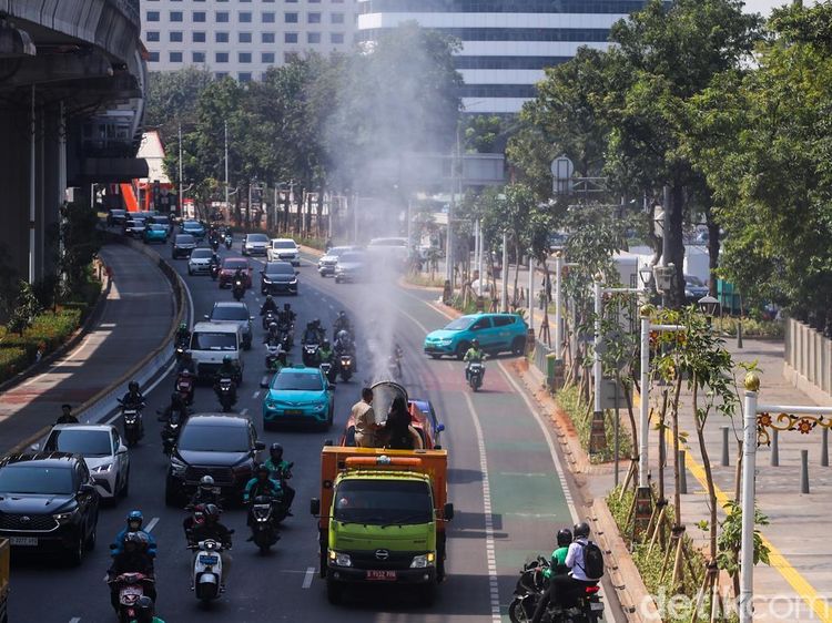 Water Mist Digencarkan untuk Tekan Polusi Udara Jakarta