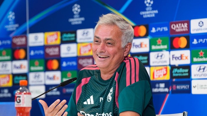 VALDEBEBAS, SPAIN - SEPTEMBER 07: Jose Mourinho, head coach of Real Madrid, attends his press conference during the training day of Real Madrid ahead of the UEFA Champions League 2026/27 match against FC Internazionale Milano at Ciudad Deportiva Real Madrid on September 07, 2026, in Valdebebas, Madrid, Spain. (Photo By Dennis Agyeman/Europa Press via Getty Images)