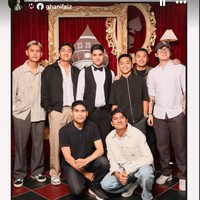 Tak hanya keluarga, acara ulang tahun Al Ghazali juga ramai dihadiri oleh para sahabatnya. Foto: Instagram/@alghazali7