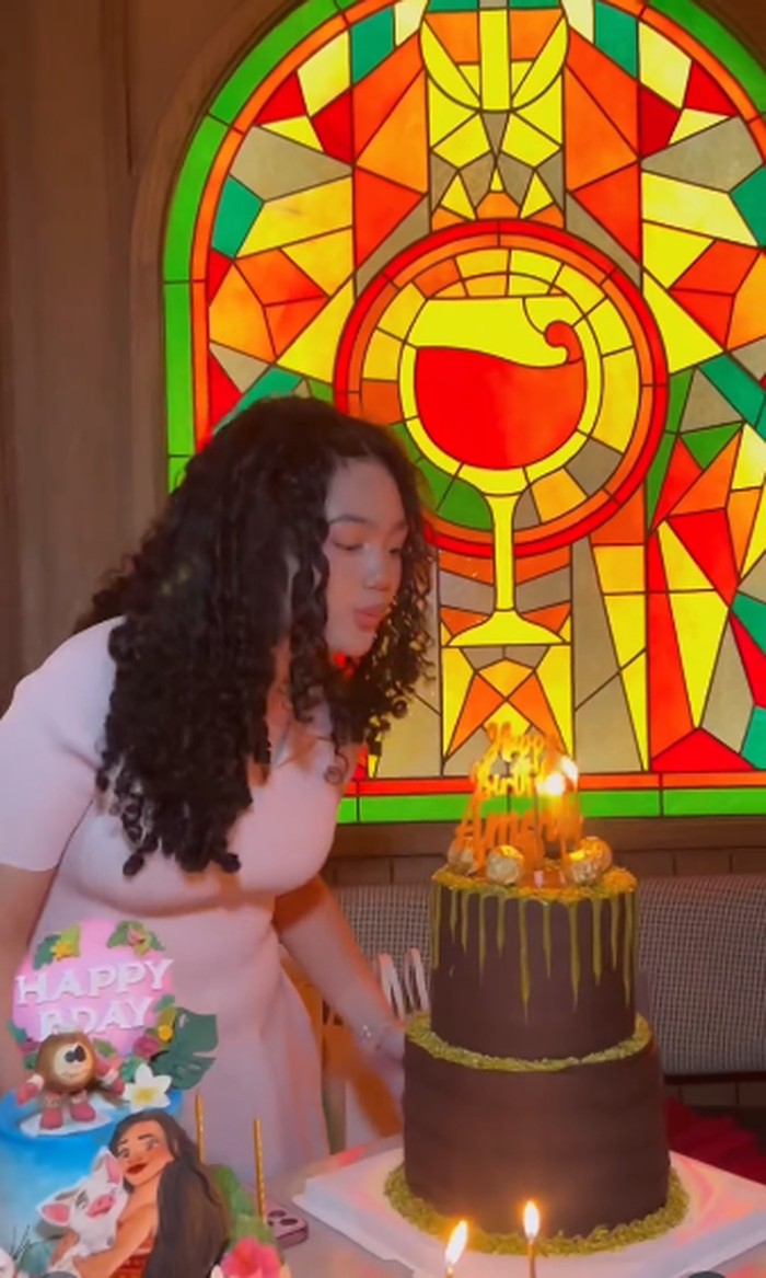 Amora Lemos Rayakan Ultah ke-15, Hadirkan Kue Spesial Bentuk 'Moana'