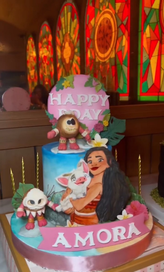 Amora Lemos Rayakan Ultah ke-15, Hadirkan Kue Spesial Bentuk 'Moana'