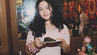 Amora Lemos Rayakan Ultah ke-15, Hadirkan Kue Spesial Bentuk 'Moana'