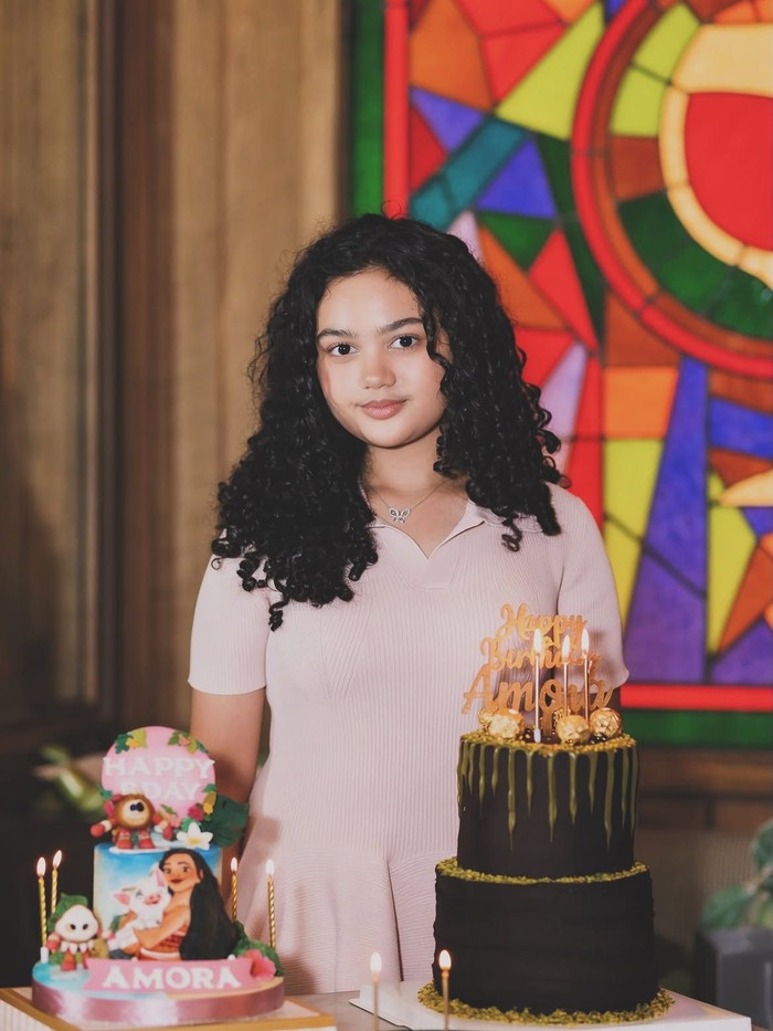 Amora Lemos Rayakan Ultah ke-15, Hadirkan Kue Spesial Bentuk 'Moana'