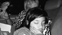Baila Fauri ramai mendapat perhatian setelah unggahan ditinggal nenek tercinta. Stay strong ya Bia. Semoga Neni ditempatkan di surganya, komen Iis Dahlia. Hatiku selalu bersamamu. Wanita kuat yang kuat, sahut Shakira Jasmine. (Foto: dok Instagram bailafauri)