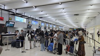 Bandara Soetta Beroperasi Lagi, Antrean Check-in Mulai Ramai Calon Penumpang