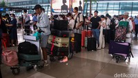 Cerita Sabar-sabar Menunggu di Soetta yang Akhirnya Dibuka