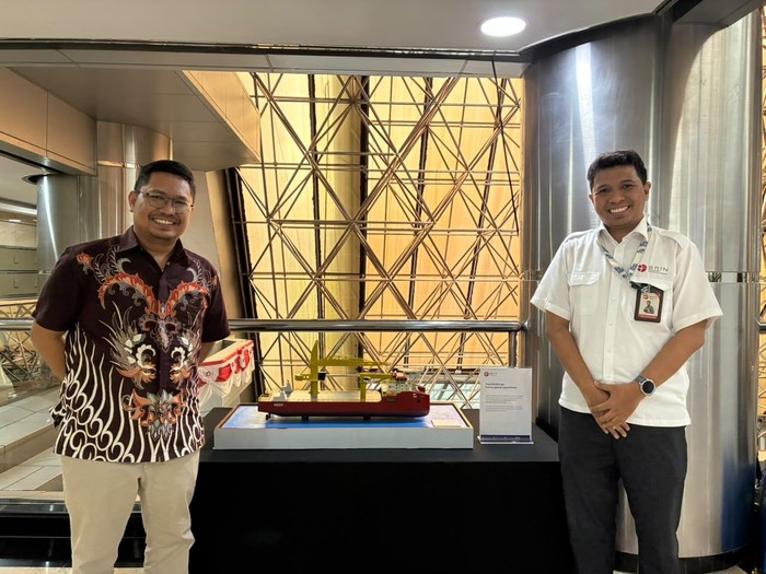 Badan Riset dan Inovasi Nasional (BRIN) perkenalkan kapal dengan multifungsi yang desainnya diklaim pertama di dunia. Kapal ini menggabungkan tiga fungsi yang dapat menggantikan peranan tugboat, barge, dan crane.