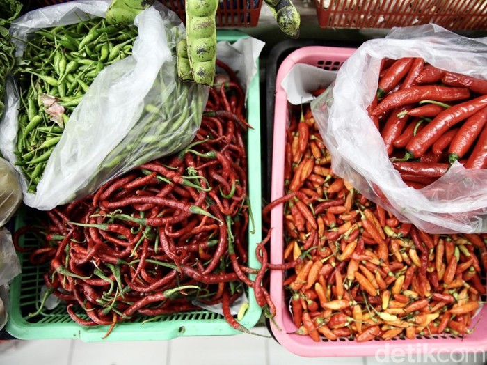 Harga cabai rawit merah menembus Rp91.300 per kilogram pada Selasa (8/9/2026), naik 11,21 persen dibandingkan hari sebelumnya.