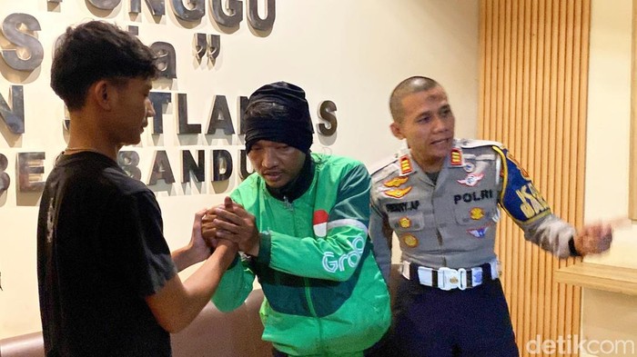Diteriaki pelaku tabrak lari, pemobil dan driver ojol berdamai