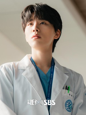 Kenalan dengan Karakter Kim Woo Seok di Drakor Doctor X