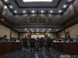 Video: Sidang Korupsi Kuota Haji, Hakim Cecar Saksi Soal Sosok Khomsin