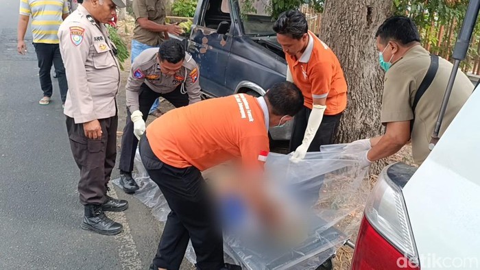 Evakuasi sopir pikap angkut LPG tewas kecelakaan di Tulungagung