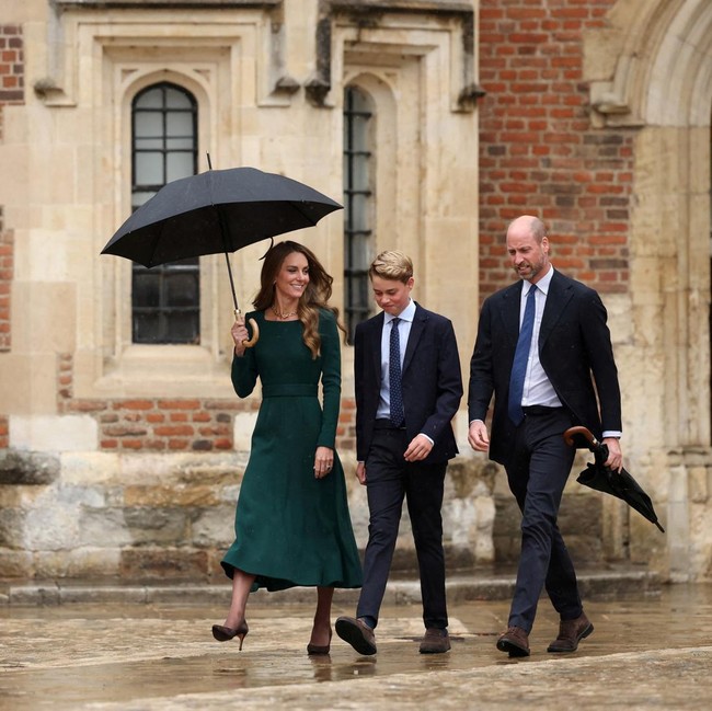 Potret Hari Pertama Pangeran George di Eton, Diantar William-Kate Middleton