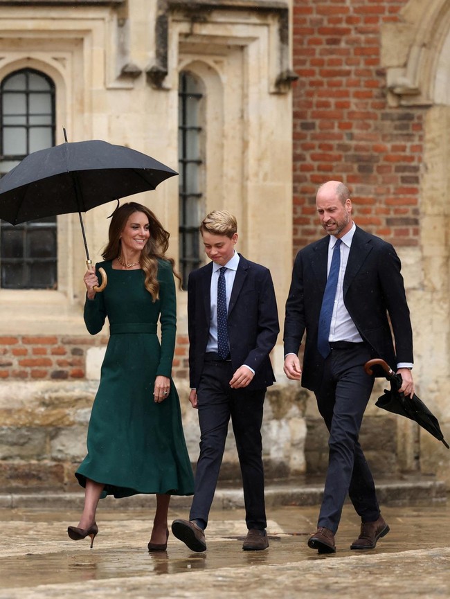 Potret Hari Pertama Pangeran George di Eton, Diantar William-Kate Middleton