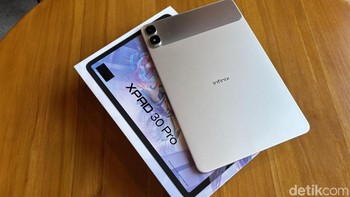 Infinix XPAD 30 Pro tersedia dalam pilihan warna Twilight Purple, Anthracite Grey, dan Titanium Silver. Harganya Rp 3.499.000 untuk varian 4 GB/128 GB dan Rp 4.599.000 untuk 8 GB/128 GB. Foto: Rizqy Nur Amalia/detikINET