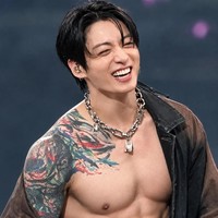 Viral Jungkook BTS Bikin Geger Pamer Sixpack di Konser Los Angeles