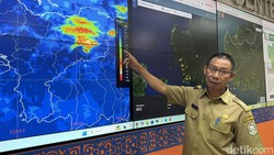 Visibility Rendah, Operasi Water Bombing di Kalbar Terkendala hingga Batal