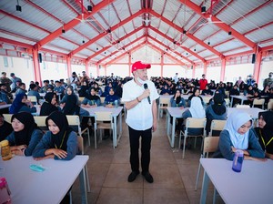 Wamensos Agus Jabo Dorong Siswa Sekolah Rakyat Pandeglang Kejar Cita-cita