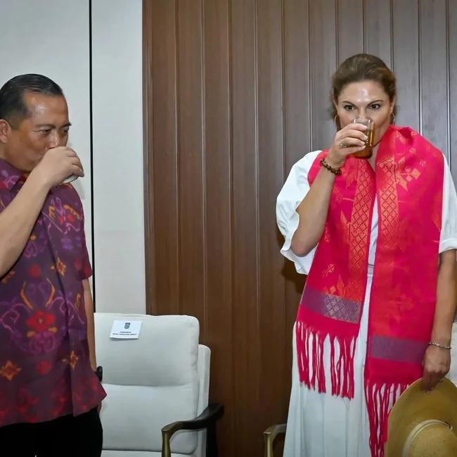 Kunjungan ke Lombok, Putri Mahkota Swedia Disuguhi Sate hingga Ayam Taliwang