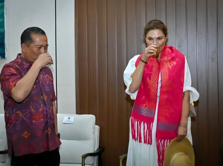 Kunjungan ke Lombok, Putri Mahkota Swedia Disuguhi Sate hingga Ayam Taliwang