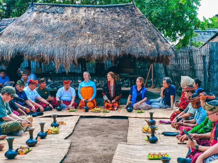 Kunjungan ke Lombok, Putri Mahkota Swedia Disuguhi Sate hingga Ayam Taliwang