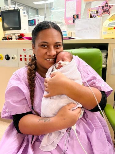 Lahir di usia kandungan 21 minggu, bayi Miracle selamat dan mengukir sejarah di Australia. Tim medis bahkan tak menyangka ia bisa bertahan hidup. Lahir di usia kandungan 21 minggu, bayi Miracle selamat dan mengukir sejarah di Australia. Tim medis bahkan tak menyangka ia bisa bertahan hidup.