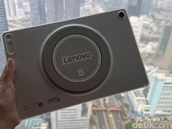 Wujud Lenovo Tab Plus Gen 2, Tablet Unik Merangkap Speaker Portabel